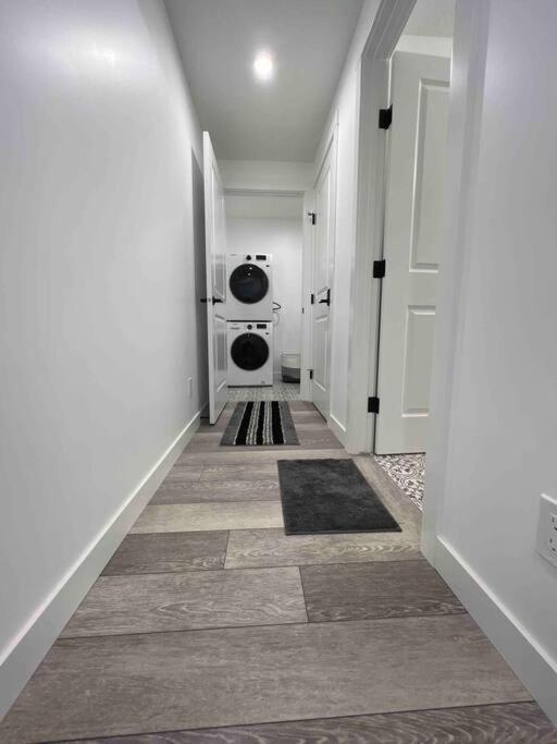 Newly Built 2 Bedroom Suite With Free Parking - Close To Banff National Park, Calgary YYC Exterior foto